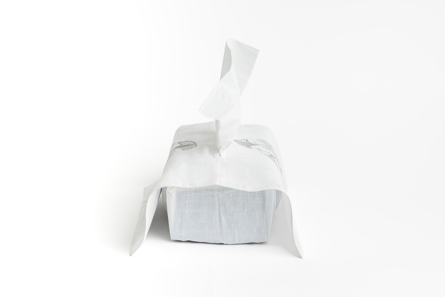 Tissue cover gold embroidered ginkgo flower