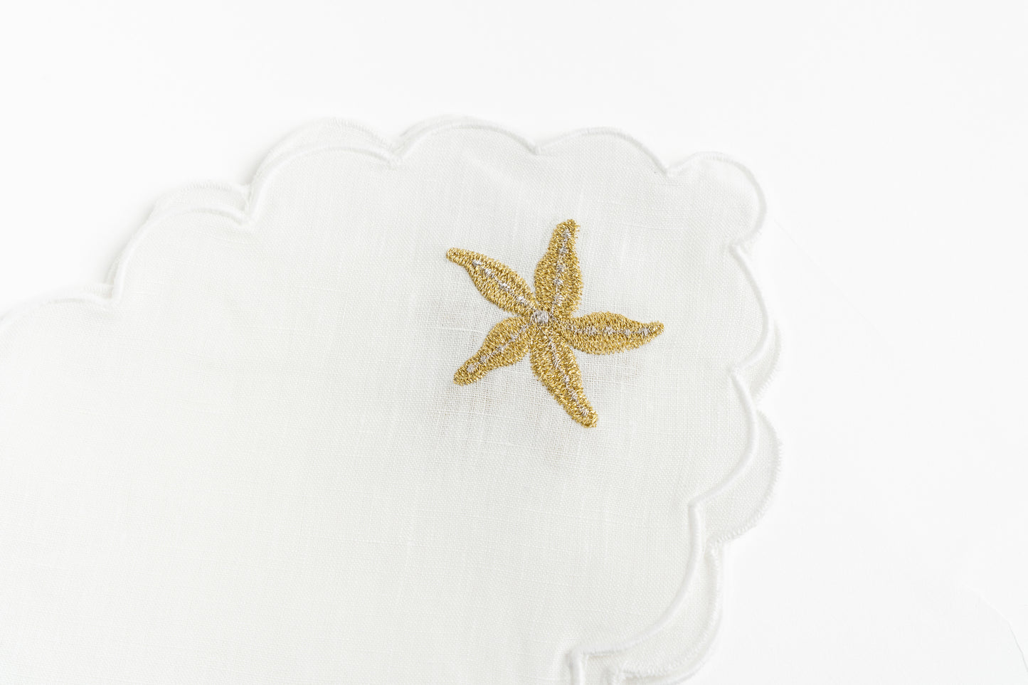 نجمة البحر الذهبية