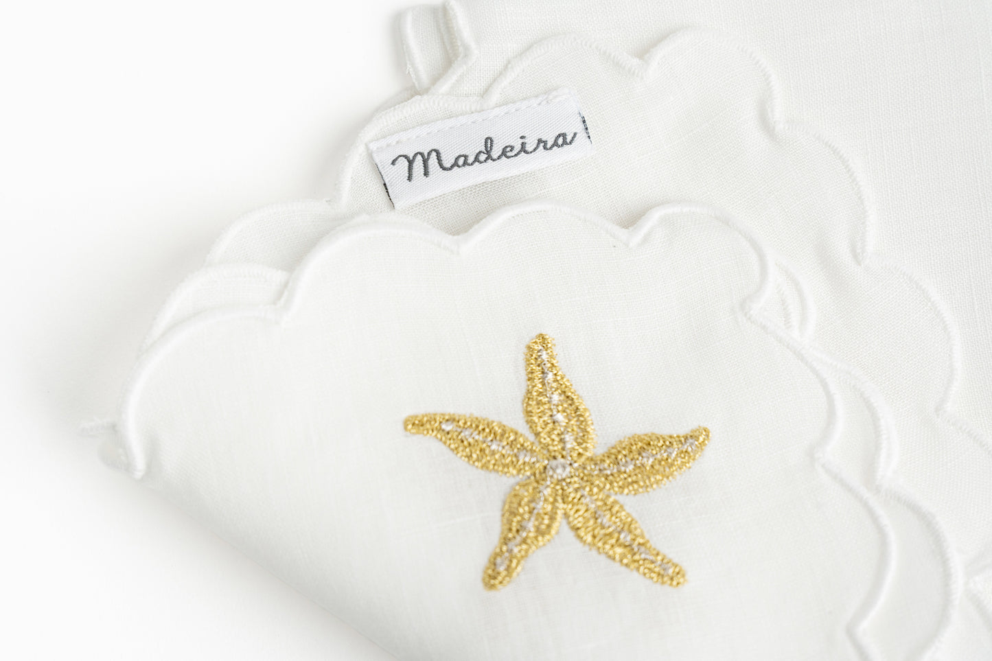 نجمة البحر الذهبية