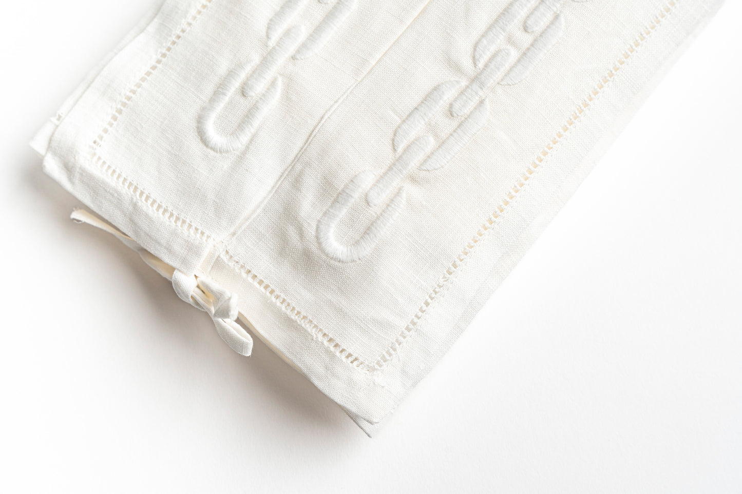 Infinity Chains Tissue Cover