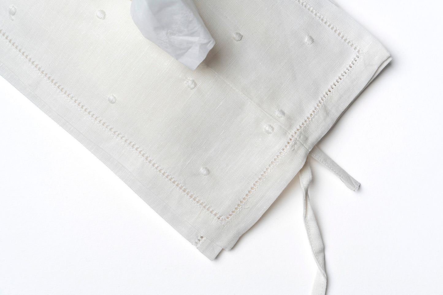 Polka Dots Tissue Cover