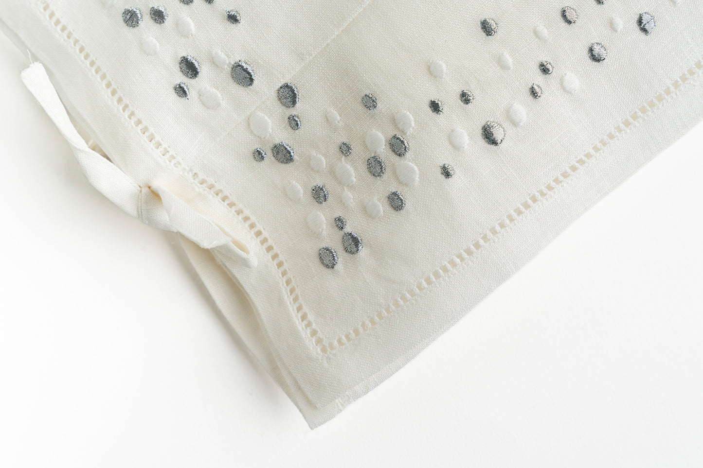 Polka Array Tissue Cover