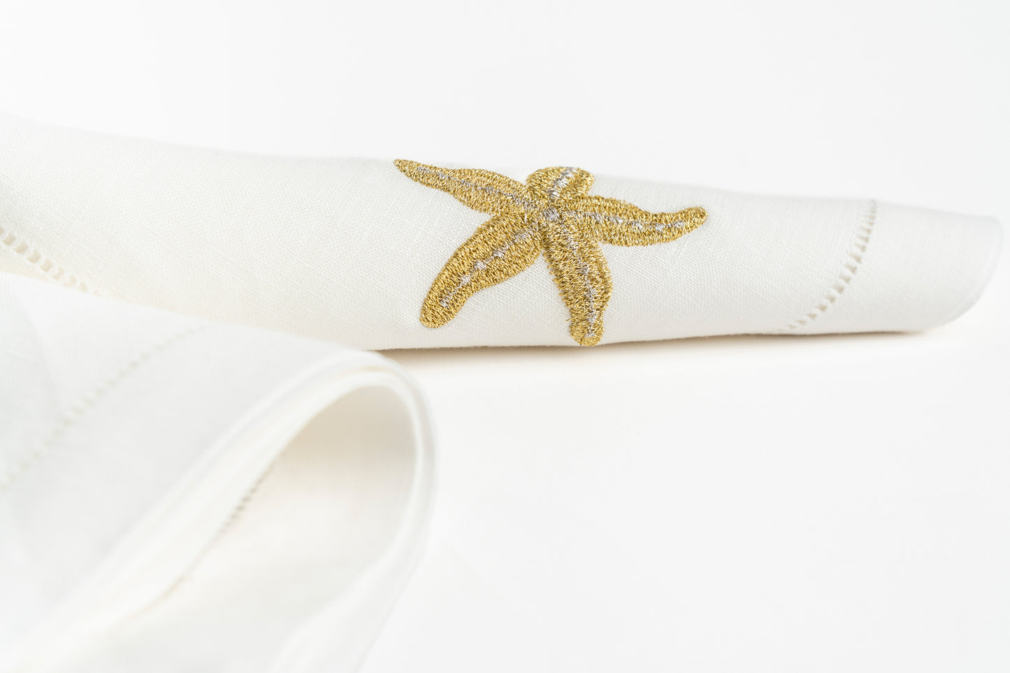 نجمة البحر الذهبية