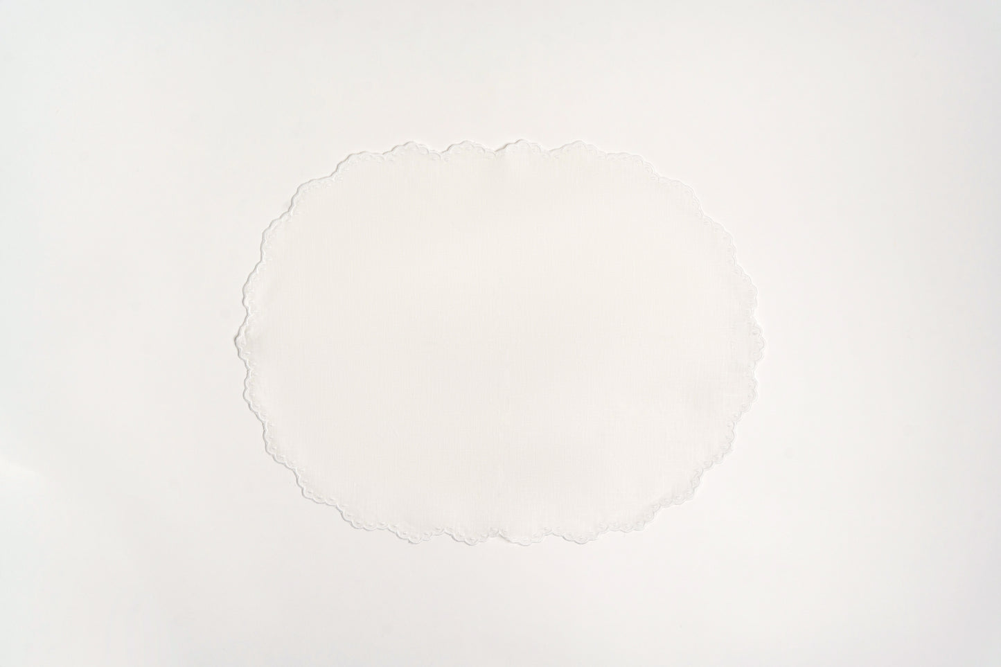 French Scalloped Table Linen Set